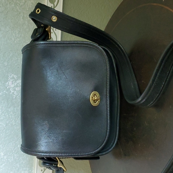 Coach Handbags - ❤😃 Coach Vintage Trail Bag